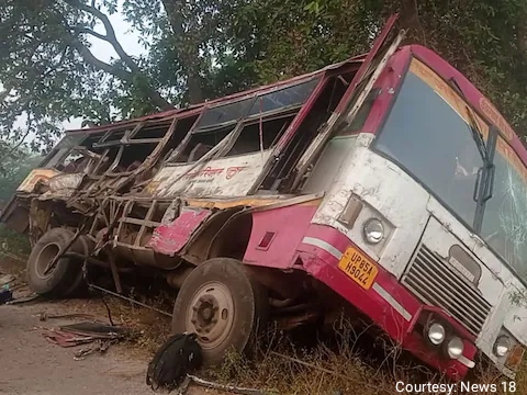 Truck and bus collision, 6 killed and 15 injured.